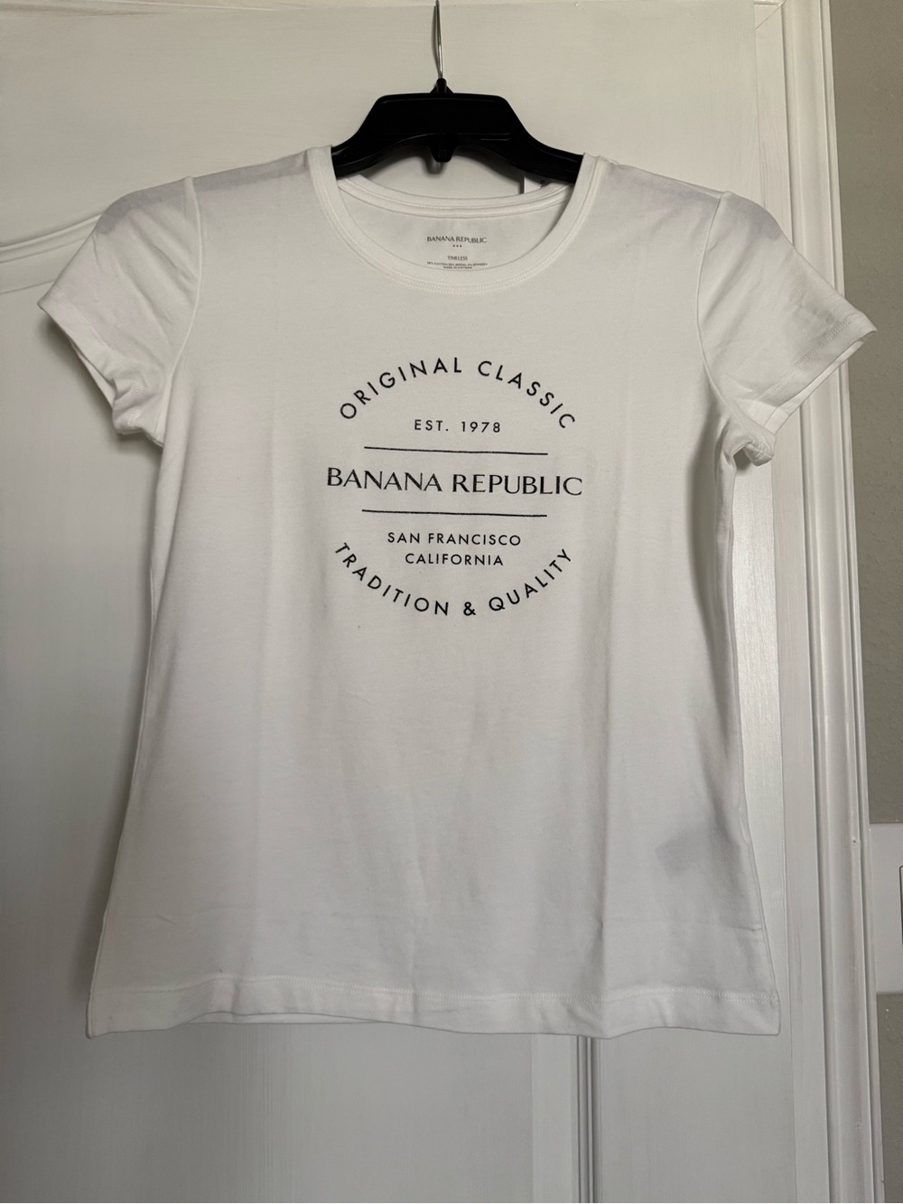 NWT Banana Republic Graphic White Tee - Small